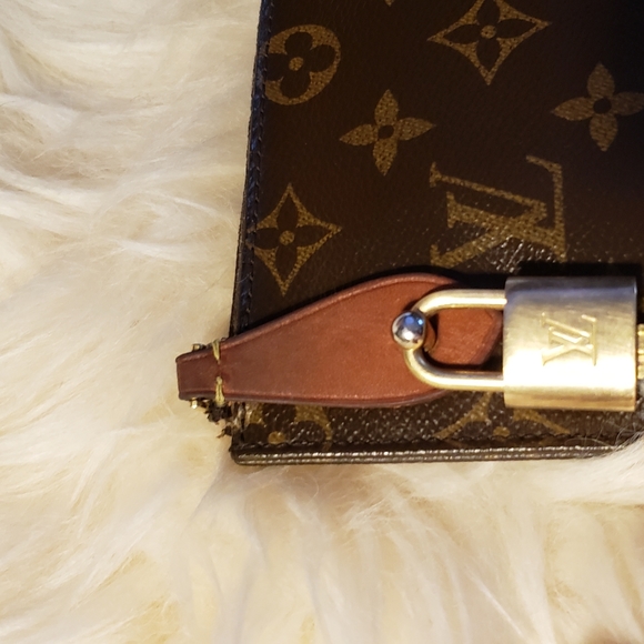 💯 Louis Vuitton Rare Carrousel Pochette Clutch - Picture 15 of 16